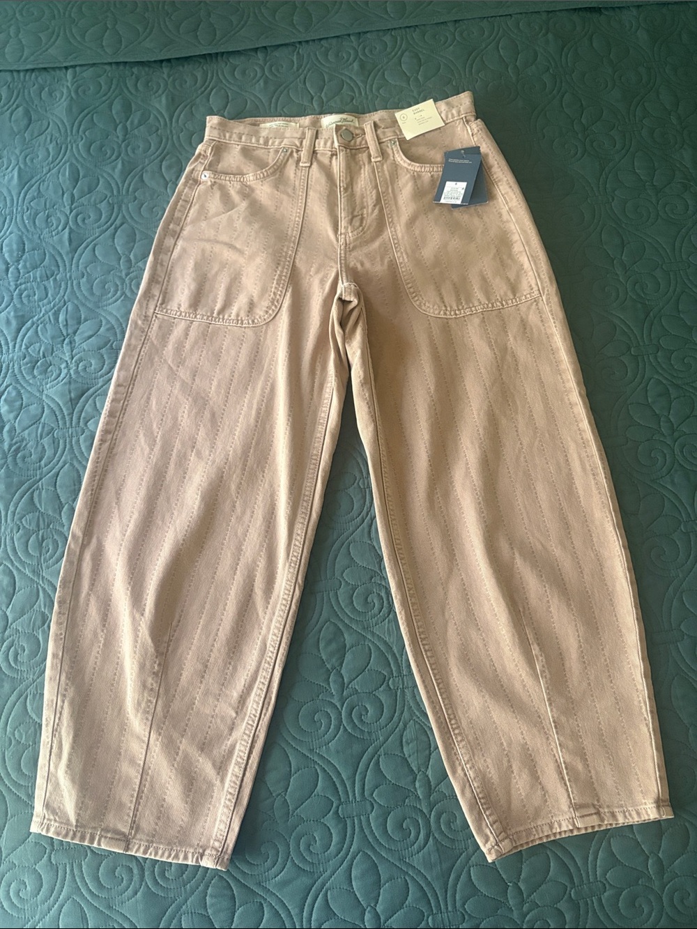 Universal Thread High Rise Easy Barrel Jeans Size 6 NWT